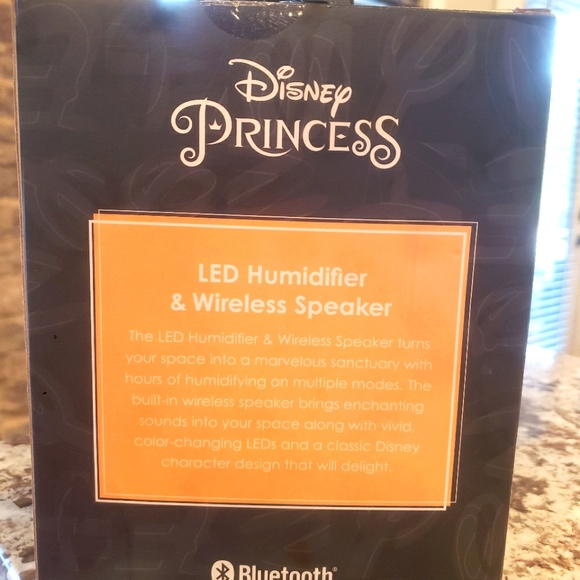 Bluetooth Disney Princess Belle Led Humidifier & Wireless Speaker - Picture 3 of 5